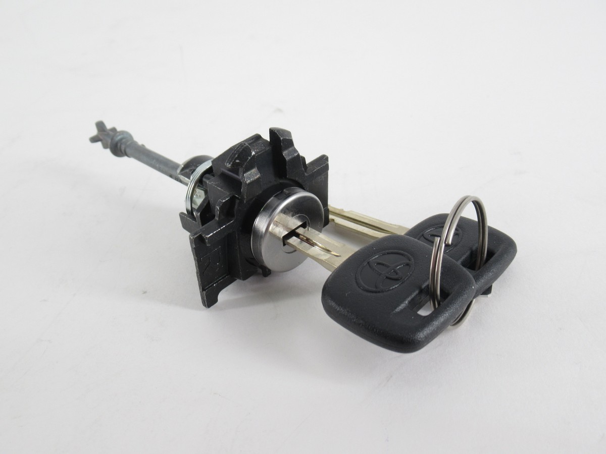 Genuine OEM Toyota 69051-35170 Passenger RH Door Lock Cylinder 07