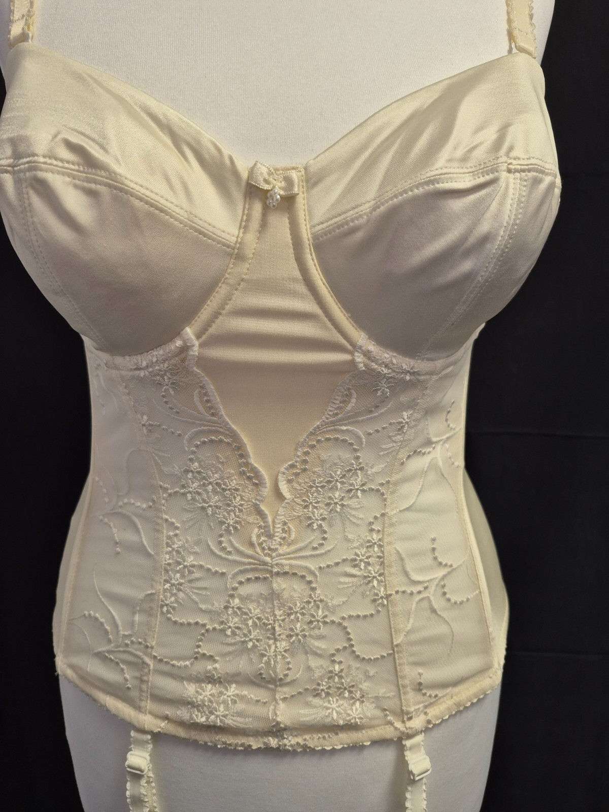 Charnos Basque with Suspenders Ivory 32DD NWT image 2