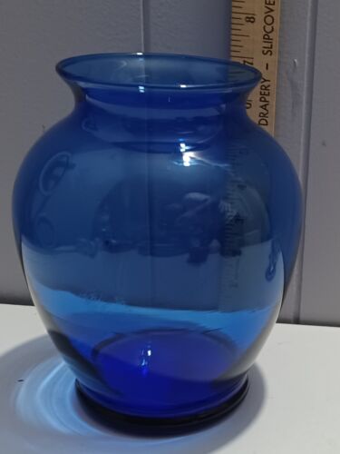 Cobalt Blue 7" Tall Bulb Shaped Glass Vase w/4" Round Base - Afbeelding 1 van 3