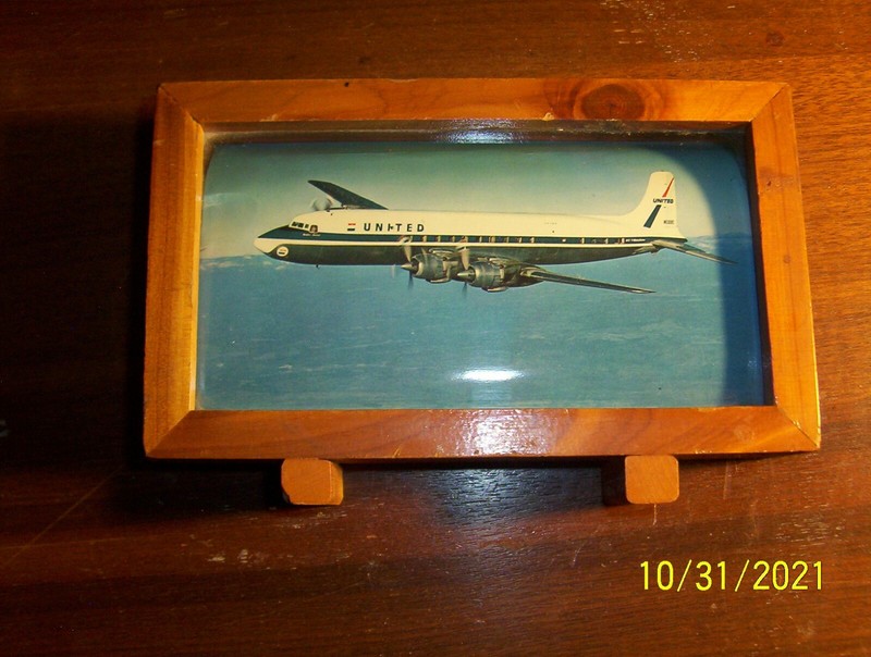 GREATER PITTSBURGH AIRPORT SOUVINER/POSTCARD/SHADOW BOX UNITED AIRLINES