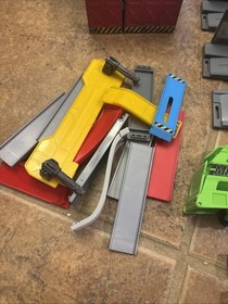 HUGE Lot of MicroMachines Hasbro Jazwares Buildings Cars Trucks  ACCESSORIES