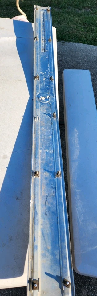 Buick Electra 225 1964 panel de moldura trasero original Foto 3 de 4