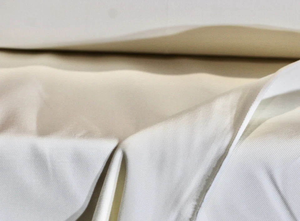 ANILLO HECHO EN EE. UU. BULL DENIM 10 OZ HILADO 100% TELA DE ALGODÓN NATURAL 57" ANCHO POR YARDA Foto 2 de 2