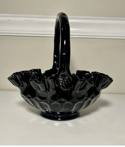 De colección Fenton Vidrio Amatista Negro 8” Mango de Cesta Borde con Volantes Huella Pulgar - Imagen 1 de 9