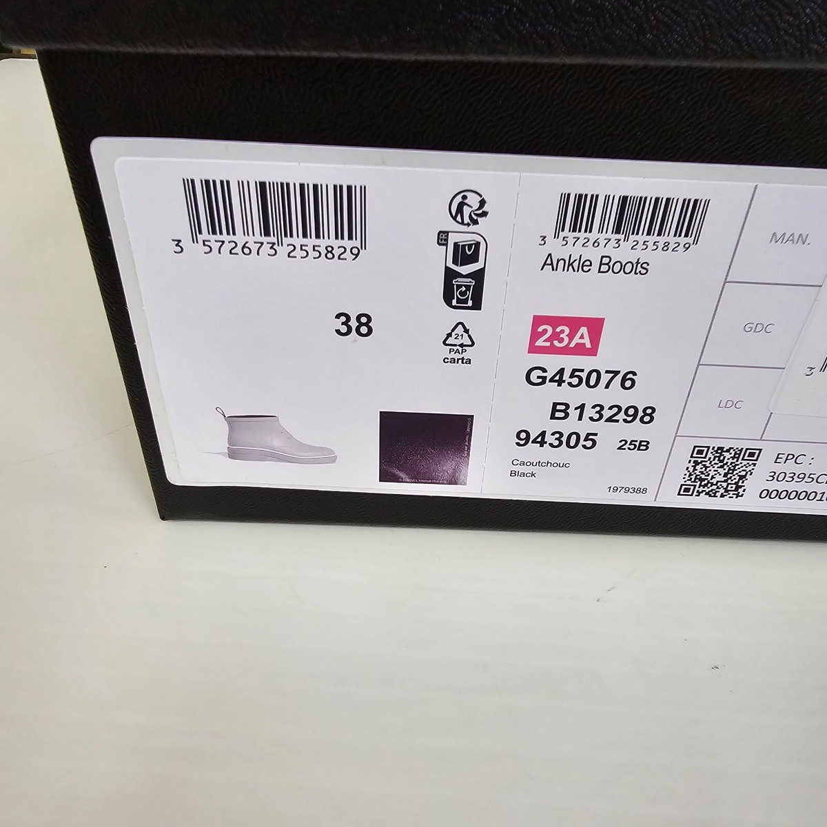 Chanel 23S G45076 Black White CC Logo Rubber Rain Boots 37