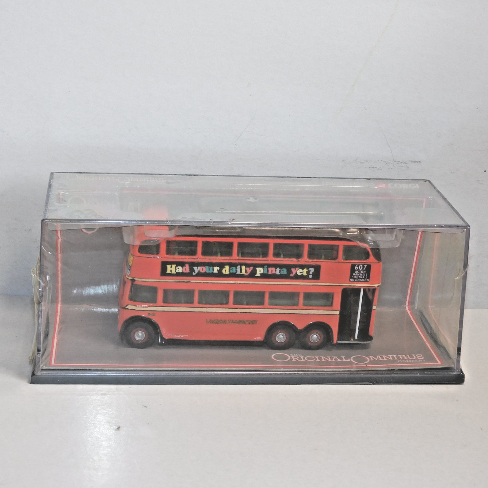 OOC Q1 TROLLEYBUS LONDON TRANSPORT ROUTE 607 SHEPHERDS BUSH 1/76 43712