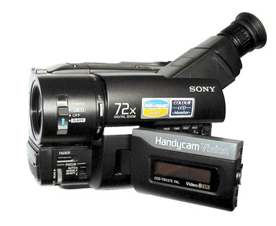 Sony Video8 (Hi8) Camcorder CCD-TRV27E mit Hi8-Abspielfunktion vom Fachhändler