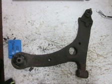 Triangle de suspension Toyota AVENSIS