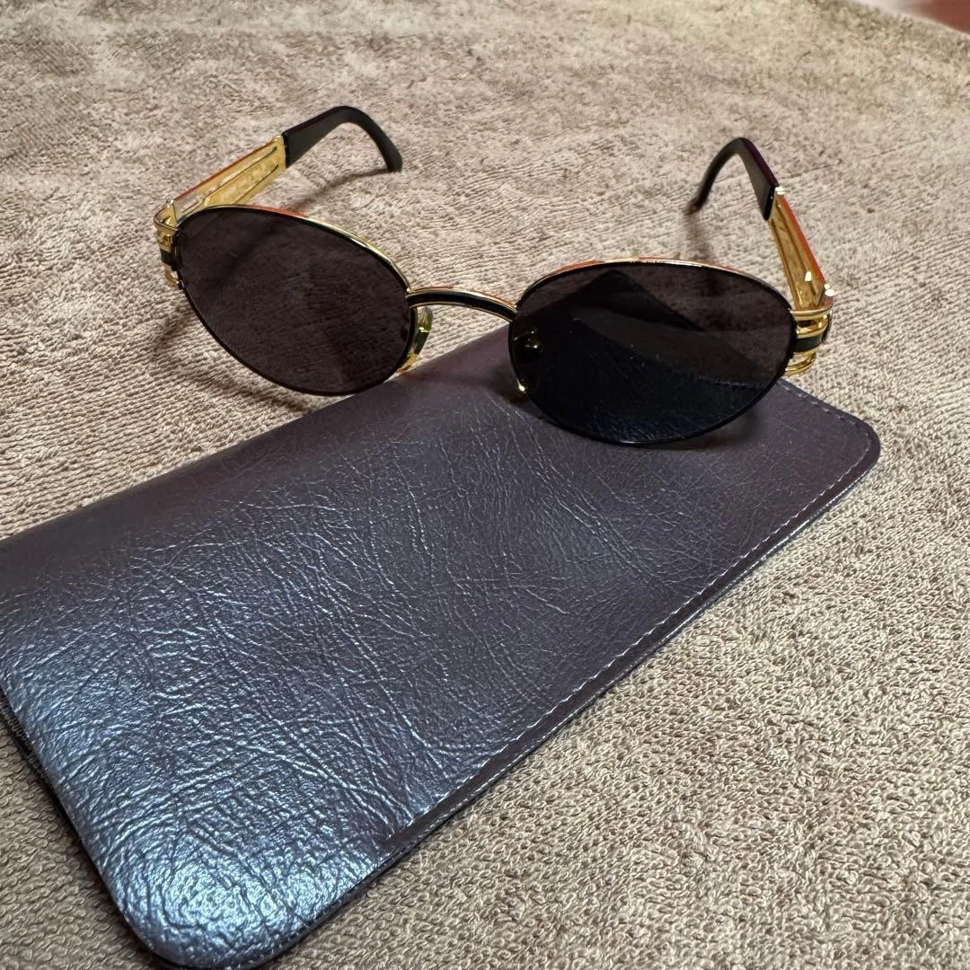 Authentic Fendi Oval Shape Black on black with silver Hardware sunglasses Fendi First Crystal oval sunglasses in black - Fendi | Mytheresa main image 3