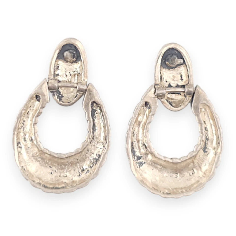 Pendientes llamadores de puerta de marcaita de plata de ley Foto 2 de 4