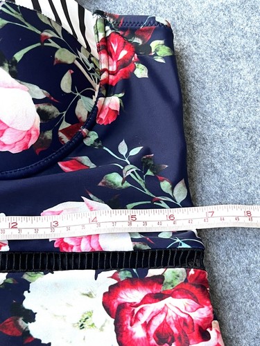 BNWT Cupshe Ladies Size XL Blue Floral Roses One Piece Moulded Cup Swimsuit - Picture 8 of 9