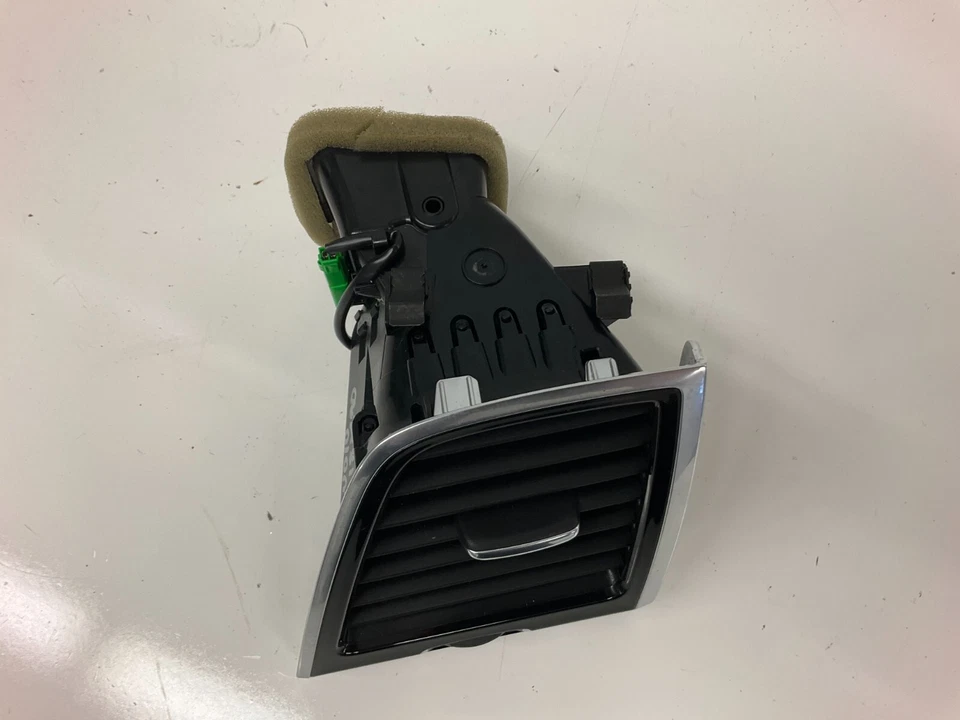 16-22 Volvo XC90 Right Outer Glass Black Dash Vent 31353722 - Image 2 of 4