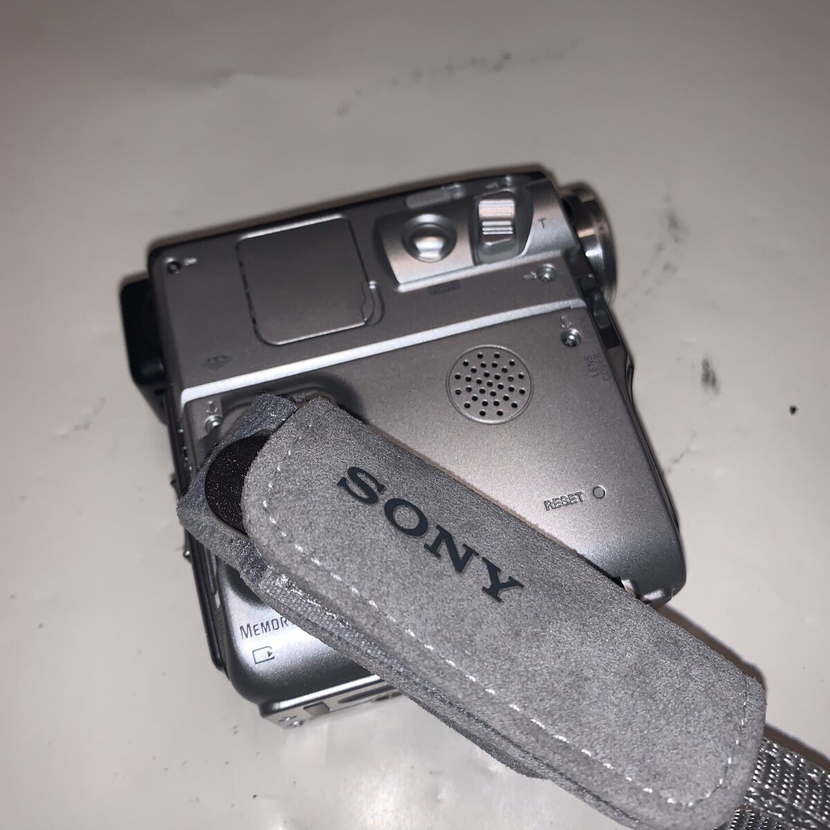 Sony Handycam DCR-PC109 Mini DV MiniDV Camcorder Player Sony Handycam DCR-PC109 Mini DV MiniDV Camcorder Player