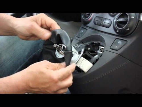 CUFFIA LEVA CAMBIO CON CORNICE CROMATA PER FIAT 500 500C DAL 2007 OE 55344016 - Imagen 3 de 9