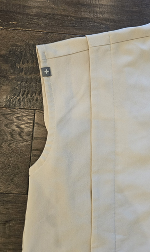 Figs Star Wars Women Mandalore Bo-Katan Pleated Scrubs Top Small - Picture 3 of 6