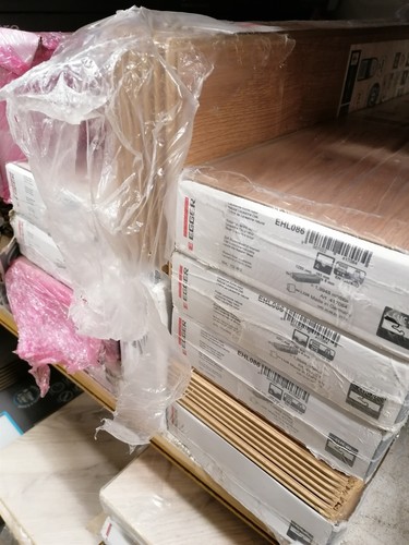 Kingsize Light Luanda Oak Egger Home Laminate Flooring 8mm EHL192 CLIC B Grade - Picture 6 of 10