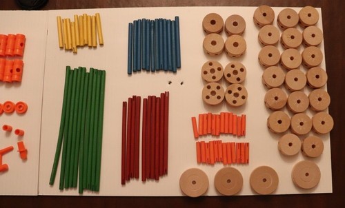 TINKERTOY JUNIOR ARCHITECT SET, 1979 - COMPLETE WITH BOOKLET - GREAT CONDITION ! - Picture 7 of 12