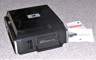 Vintage.. KODAK MOVIEDECK 425 8MM & SUPER 8 MOVIE PROJECTOR