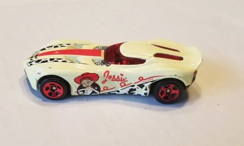Coche Jessie Velocita 2018 Hot Wheels Disney Pixar Toy Story 3/6 amarillo escala 1:64 - Imagen 2 de 11