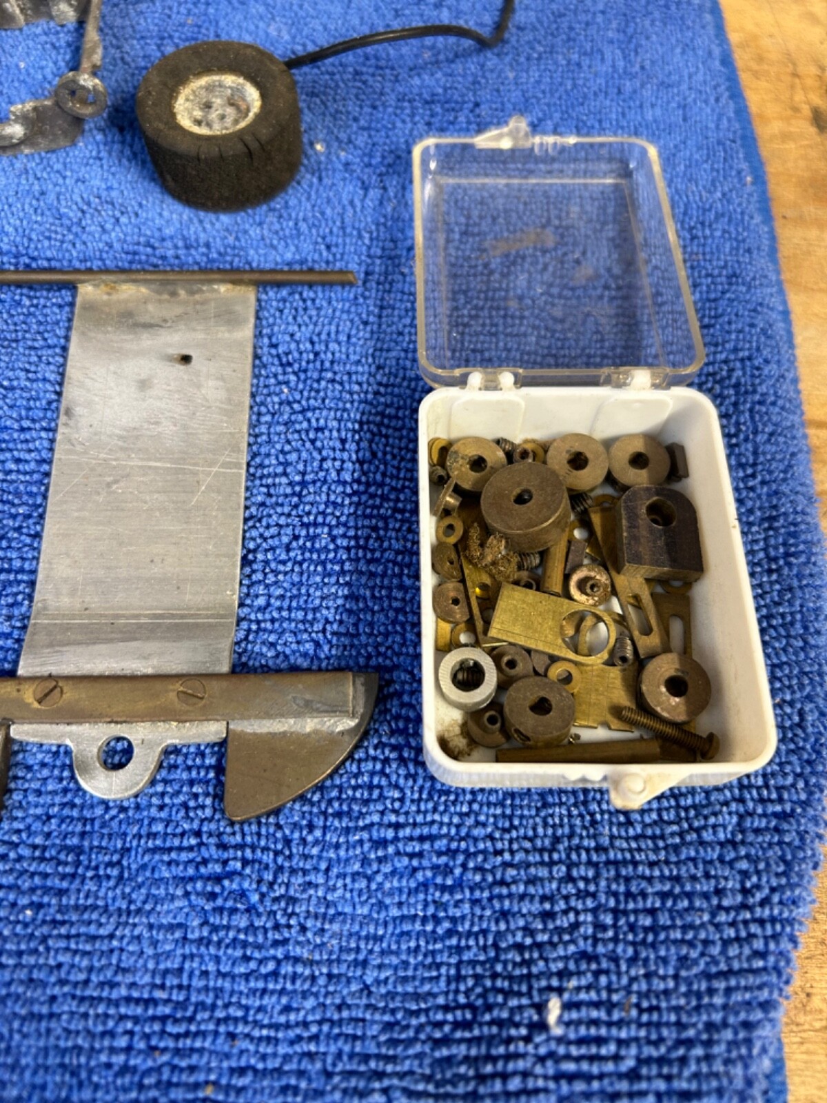 Vintage 1/24 Scale Slot Car Parts Motor Chassis Magnesium Brass Gears