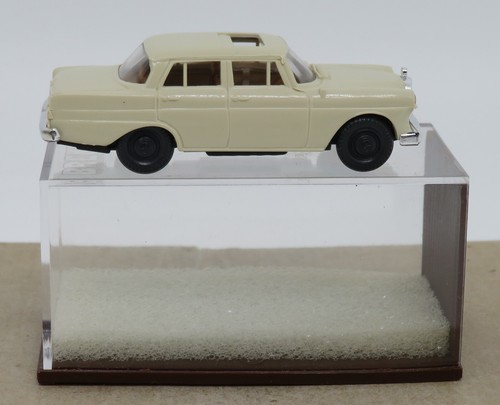 Micro Brekina HO 1/87 Mercedes Benz 190 Sedan Sunroof Beige #1803 In Box - Picture 3 of 14