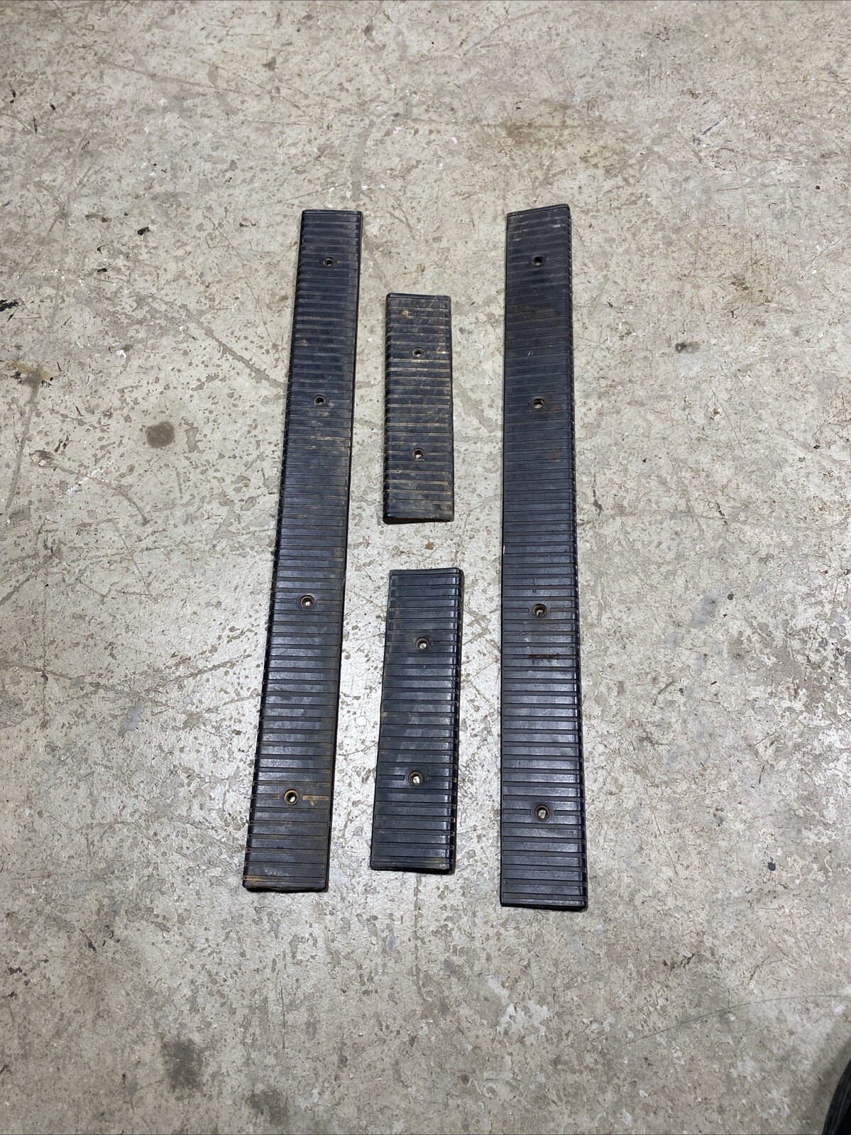 Jeep Cherokee XJ 84-01 4 Door Sill Trim OEM (W00)