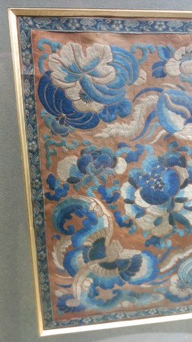 Broderie Soie Chine Point Fleurs Chauve Souris XIXe Bordure Brochée - Foto 3 di 6