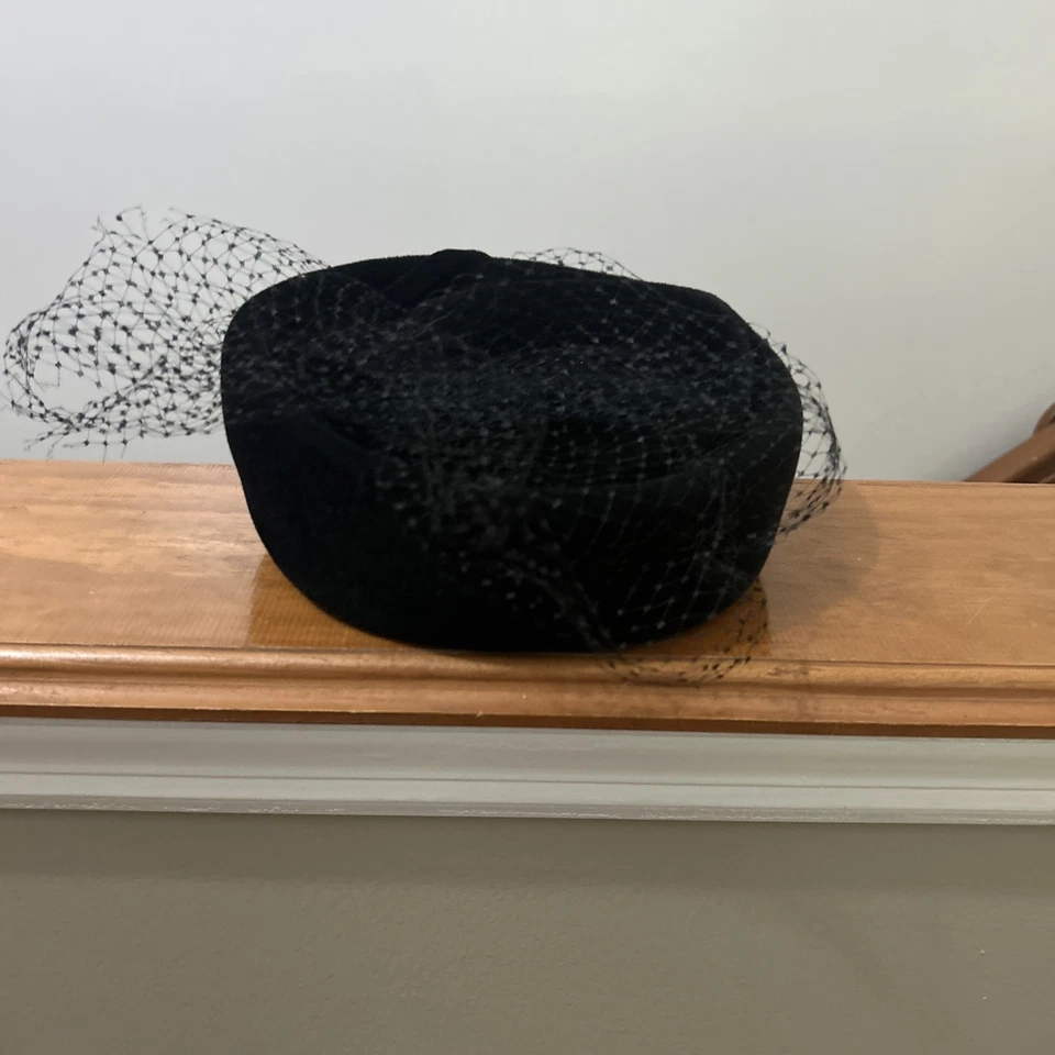Sombrero de colección de terciopelo con flores de melocotón para mujer 23 velo negro estrás Foto 4 de 4