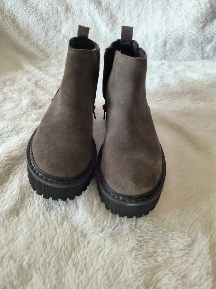 ZARA KIDS Niñas Gamuza Chelsea Botines Suela de Pista Cremallera Gris Taupe Talla 31 Foto 2 de 4
