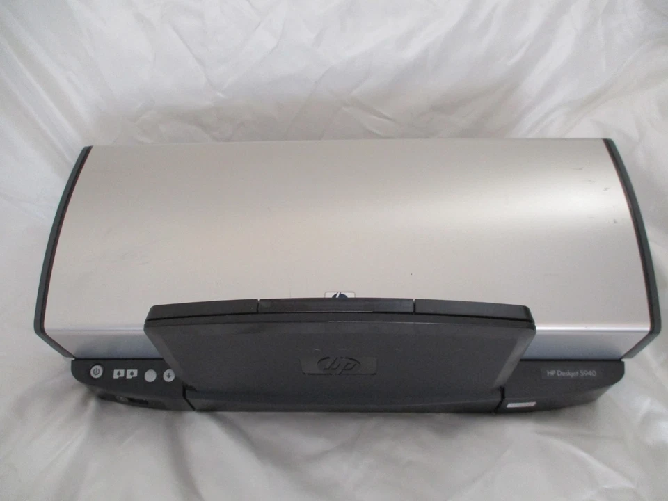 HP Deskjet 5940 Color Inkjet Printer Tested ONLY 2181 PAGES - Image 2 of 4