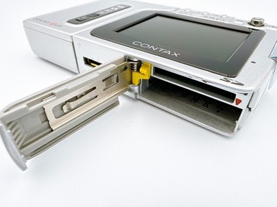 【良品】KYOCERA CONTAX U4R Kyocera Contax U4R Digital Camera Camel in Box - No battery