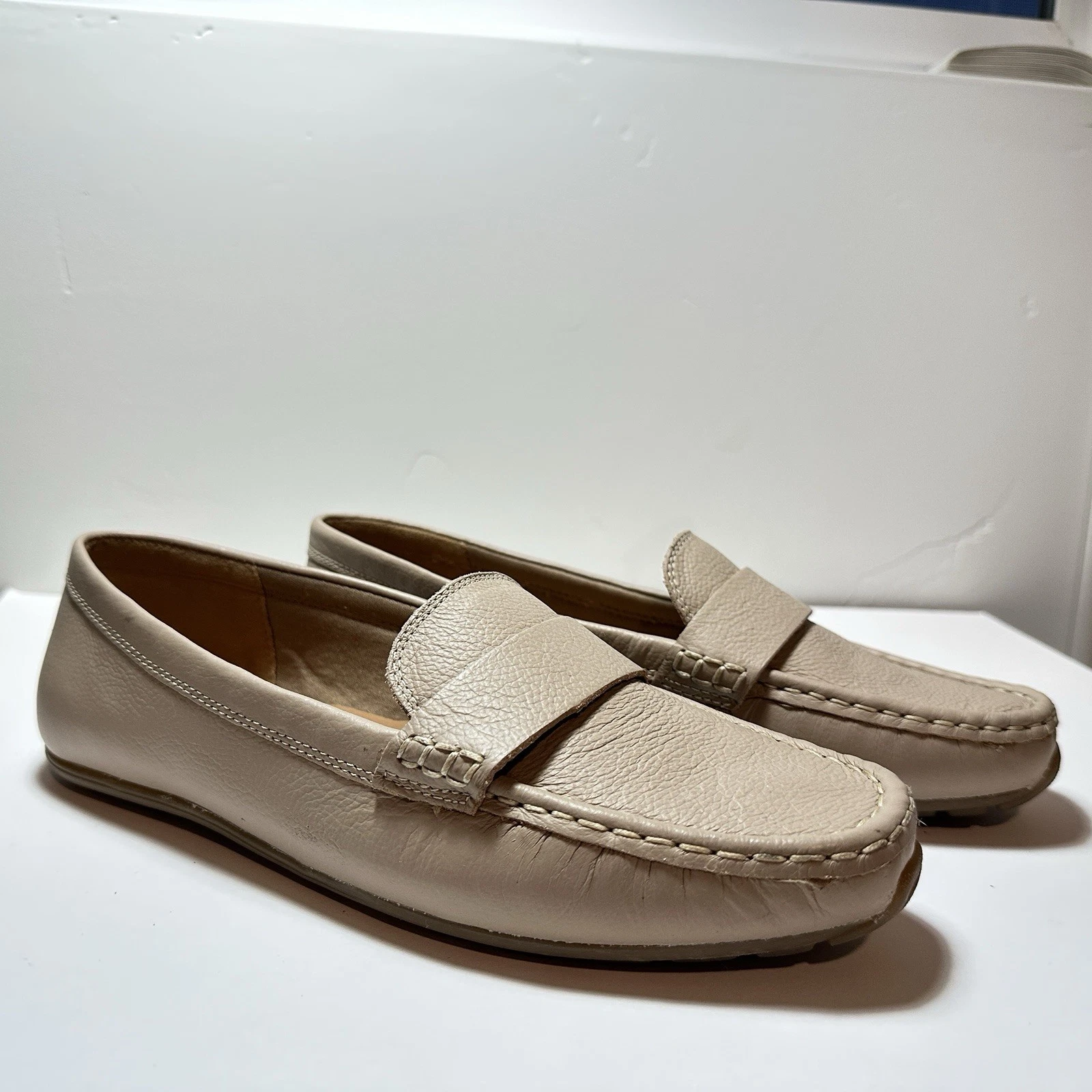 Joie Women’s Tan Leather Loafers Size 8.5 Tan Flats Office Preppy Comfort Shoe