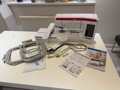 Brother Innov-is V3 LE Computergesteuerte Stickmaschine Automatisch (Gebraucht 2Monate)