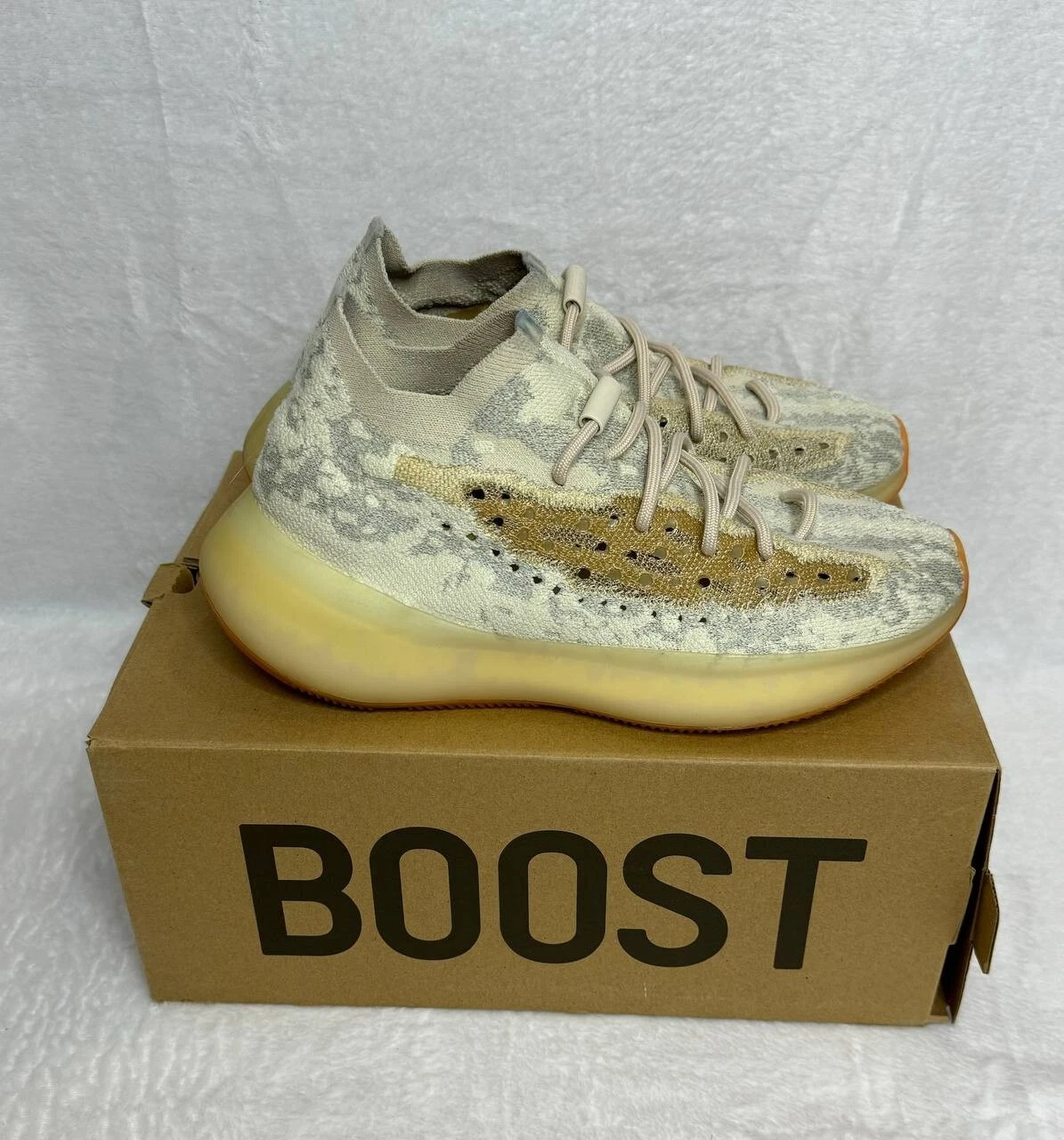 Taglia 9.5 Adidas Yeezy Boost 380 Yecoraite Reflective