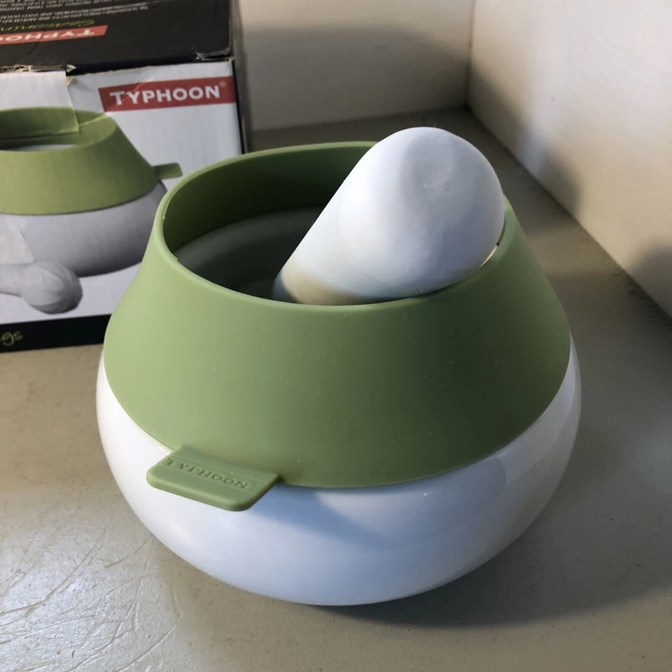 Typhoon seasonings  pestle and mortar In Box Used For Display only - Image 2 of 4