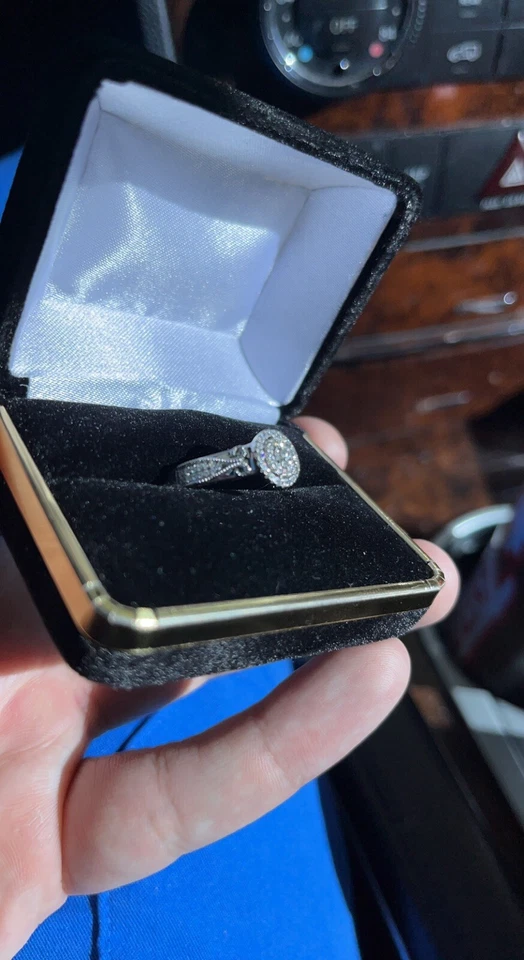 14k White Gold, halo cut diamond engagement ring, size 7 - Image 2 of 3