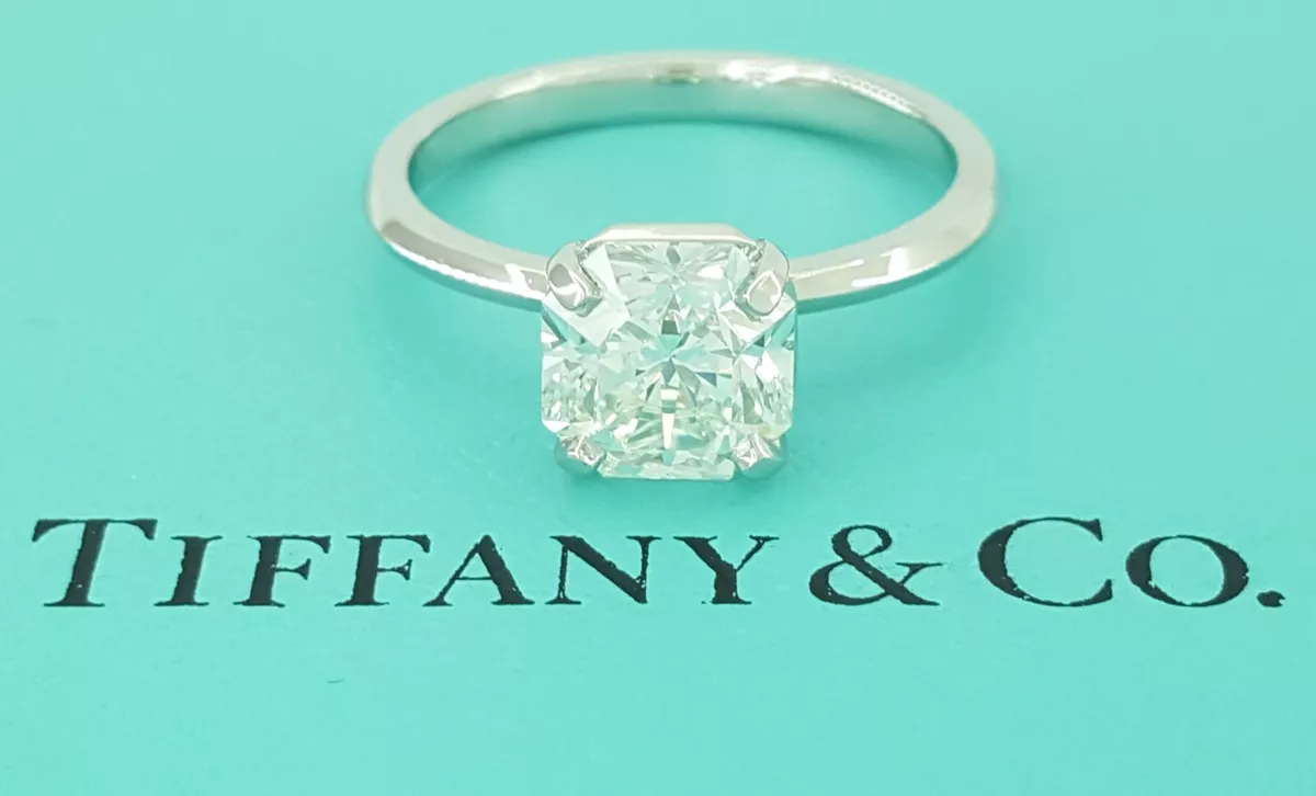 Round Brilliant Cut Halo 1 Carat Diamond Rings | Tiffany & Co.