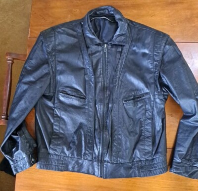 Vtg Womens Black Leather Motorcycle Jacket Size 40 (Faded Tag So Unknown Maker)