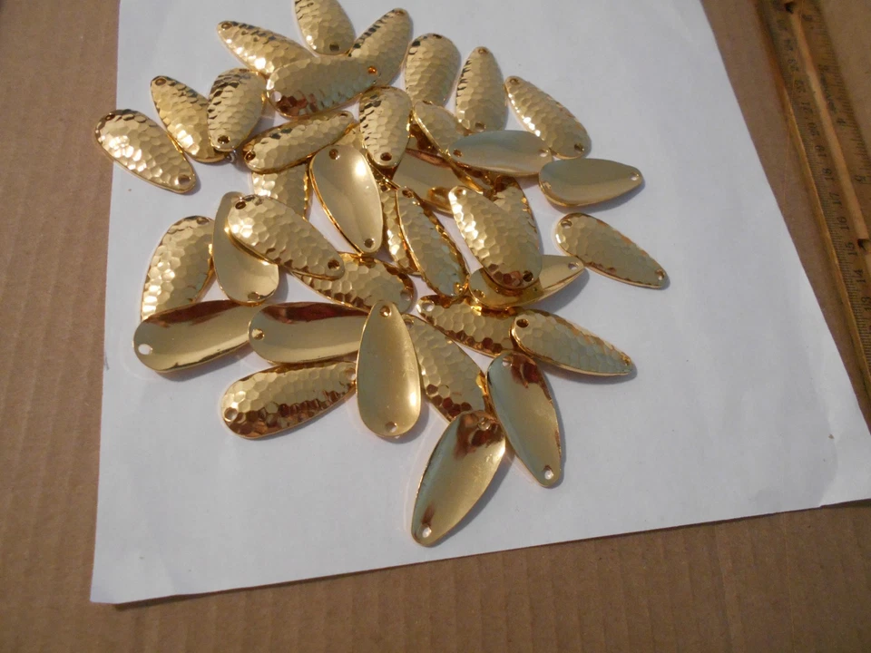 Lote de 39 cucharas de fundición de latón martillado chapadas en oro de 1/4 OZ Foto 2 de 4