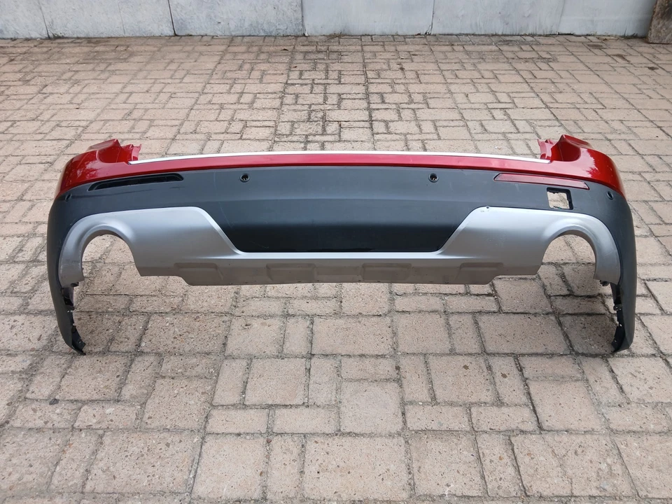 Parachoques trasero Ford Explorer XLT 2020-2024 LB5Z-17810-AB OEM Foto 3 de 4