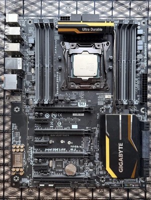 Gigabyte GA-X99-UD4, LGA 2011-v3, Intel Core I7 5820k 6 Kerne 3,3 GHz
