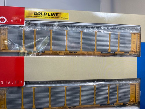 WALTHERS 932-240105 GOLD LINE BI-LEVEL ENCLOSED AUTO CARRIER 2-PK MILWAUKEE ROAD - Picture 2 of 5