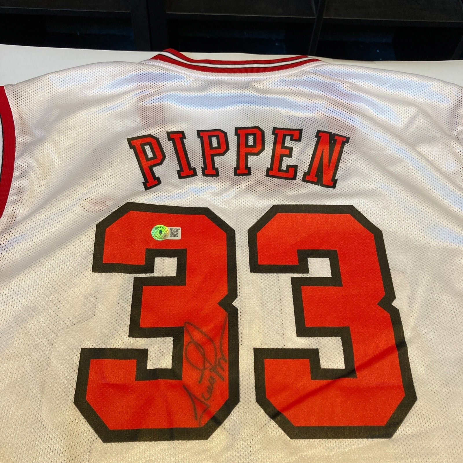 Scottie Pippen Autographed Signed Chicago Bulls Authentic Reebok Jersey Beckett 