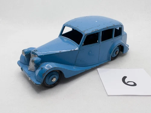 VINTAGE DINKY MECCANO TOYS 40B / 151 TRIUMPH 1800 SALOON DIECAST CAR BLUE 1948