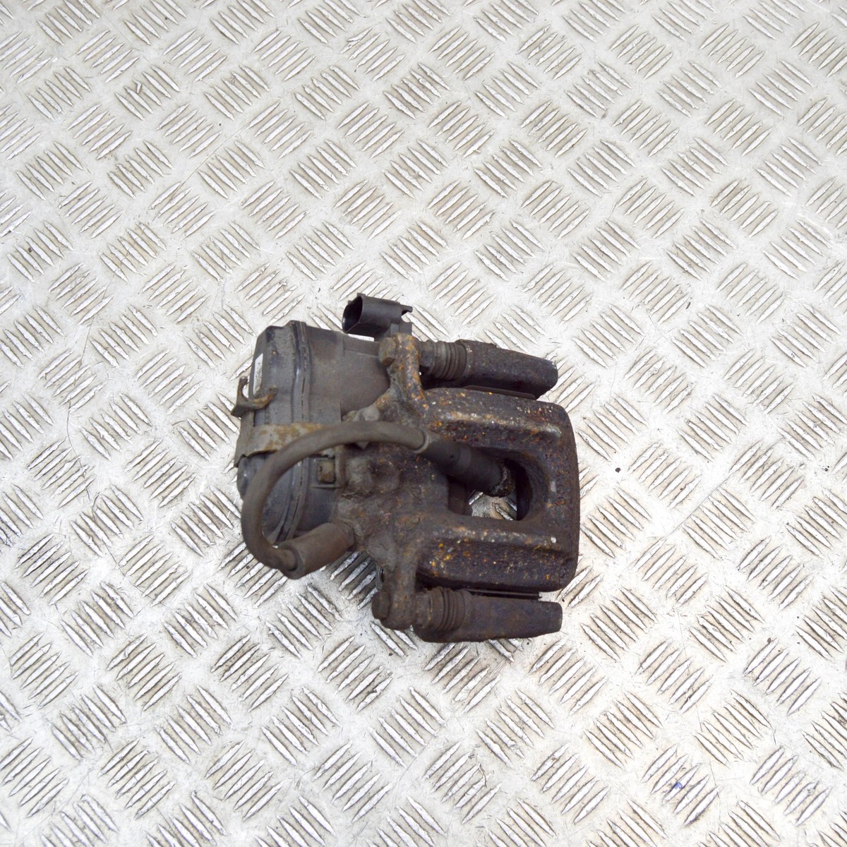 BMW X3 F25 xDrive 20d Rear Left Brake Caliper 32345699 2.0 Diesel