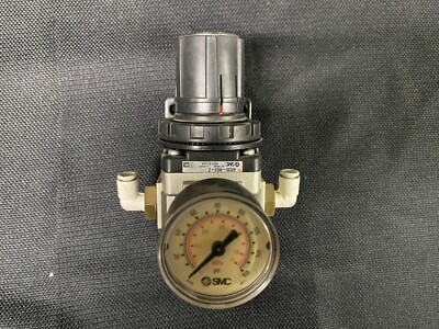 AR30-N03-Z SMC PNEUMATICS REGULATOR WITH GAUGE