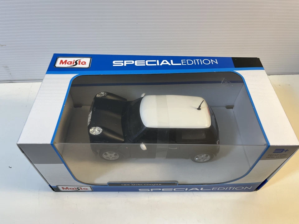 Mini Cooper New In The Box Diecast Model in 1/24 Scale by Maisto - Image 2 of 4