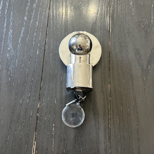Master 377 trailer lock comes with 2 keys Fits 2"