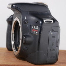 Canon EOS Rebel T2i 18MP DSLR Camera Body TAKES PHOTOS BUT SEE DESCRIPTION