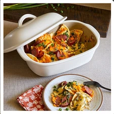 pampered chef:DEEP COVERED BAKER-freeship